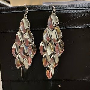 2 pairs of earrings!